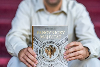 Knihou roku 2021 je publikace Jiřího Hrbka a kolektivu autorů <em>Panovnický majestát</em>, kterou do soutěže nominoval Historický ústav Akademie věd.