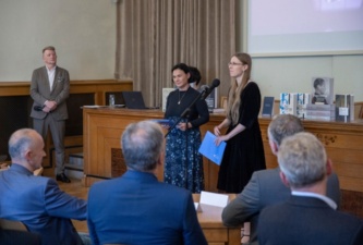 Ocenění převzaly Kateřina Šolcová a Magda Králová, kniha vyšla v nakladatelství Filosofia.<br>Foto Josef Landergott / Akademie věd ČR